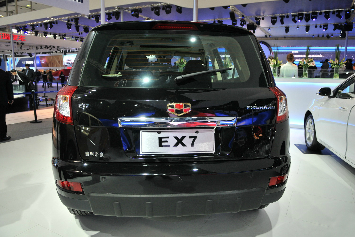 Машина Geely Emgrand x7