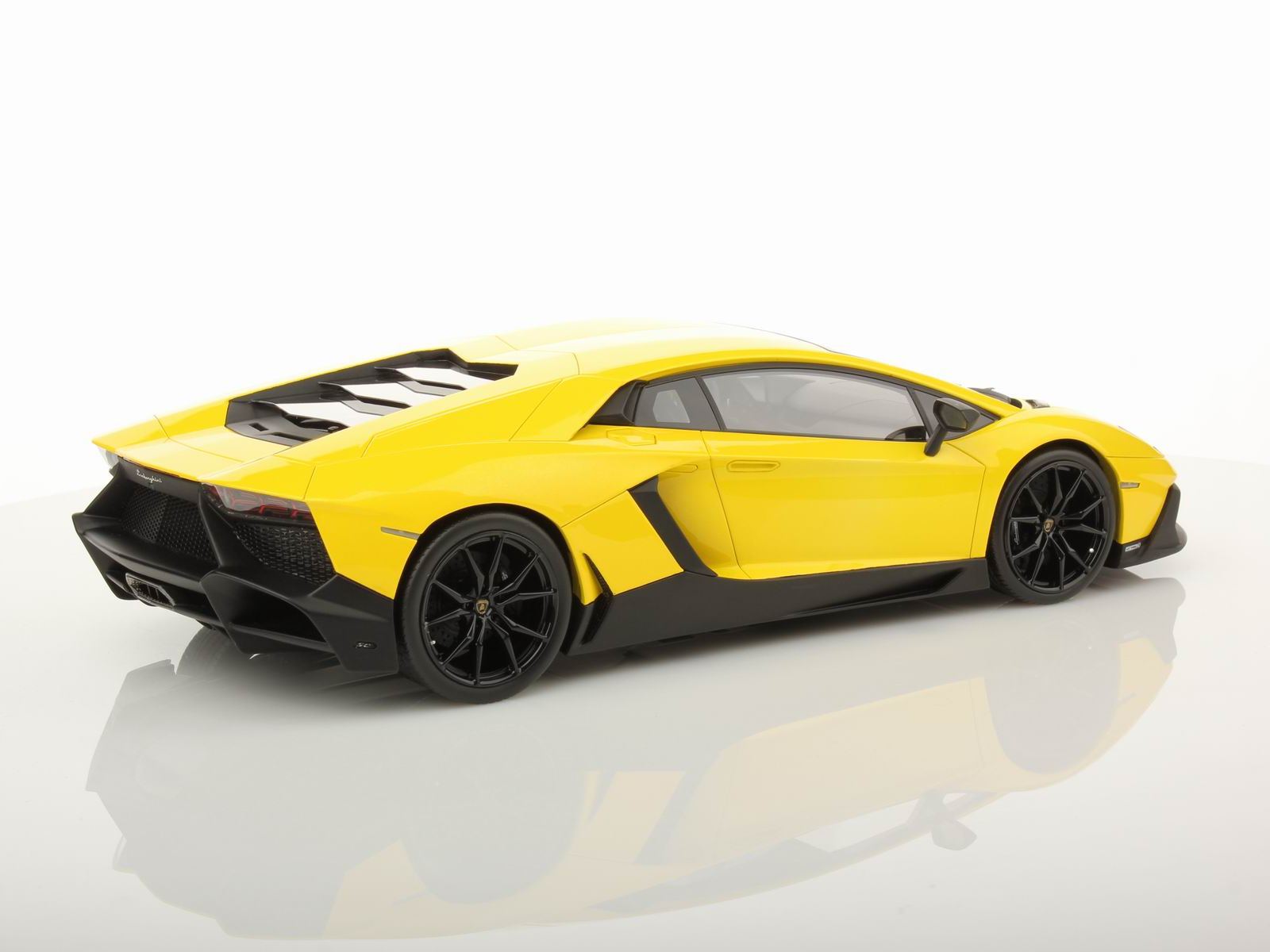 Lamborghini Aventador lp720