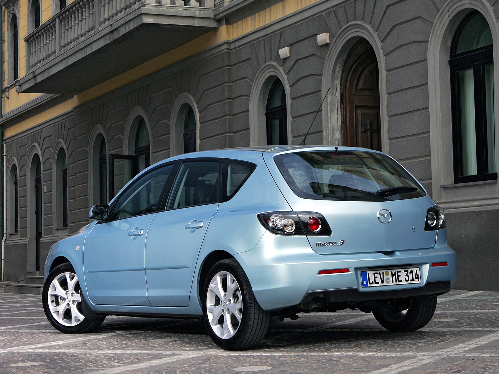 mazda 3 hatchback