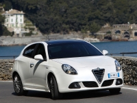 Alfa Romeo Giulietta Hatchback (940) 1.75 Quadrifoglio Verde TBi MT (235hp) photo, Alfa Romeo Giulietta Hatchback (940) 1.75 Quadrifoglio Verde TBi MT (235hp) photos, Alfa Romeo Giulietta Hatchback (940) 1.75 Quadrifoglio Verde TBi MT (235hp) picture, Alfa Romeo Giulietta Hatchback (940) 1.75 Quadrifoglio Verde TBi MT (235hp) pictures, Alfa Romeo photos, Alfa Romeo pictures, image Alfa Romeo, Alfa Romeo images