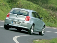 BMW 1 series Hatchback 3-door (E81/E82/E87/E88) 116i AT (122 HP, '09) photo, BMW 1 series Hatchback 3-door (E81/E82/E87/E88) 116i AT (122 HP, '09) photos, BMW 1 series Hatchback 3-door (E81/E82/E87/E88) 116i AT (122 HP, '09) picture, BMW 1 series Hatchback 3-door (E81/E82/E87/E88) 116i AT (122 HP, '09) pictures, BMW photos, BMW pictures, image BMW, BMW images