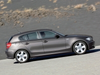 BMW 1 series Hatchback 5-door. (E81/E82/E87/E88) 116i MT (122 HP, '09) photo, BMW 1 series Hatchback 5-door. (E81/E82/E87/E88) 116i MT (122 HP, '09) photos, BMW 1 series Hatchback 5-door. (E81/E82/E87/E88) 116i MT (122 HP, '09) picture, BMW 1 series Hatchback 5-door. (E81/E82/E87/E88) 116i MT (122 HP, '09) pictures, BMW photos, BMW pictures, image BMW, BMW images
