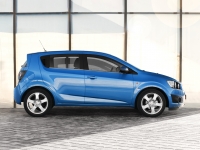 Chevrolet Aveo Hatchback (T300) 1.6 AT (115 HP) LT Comfort and Alloy Wheels Pack (2013) photo, Chevrolet Aveo Hatchback (T300) 1.6 AT (115 HP) LT Comfort and Alloy Wheels Pack (2013) photos, Chevrolet Aveo Hatchback (T300) 1.6 AT (115 HP) LT Comfort and Alloy Wheels Pack (2013) picture, Chevrolet Aveo Hatchback (T300) 1.6 AT (115 HP) LT Comfort and Alloy Wheels Pack (2013) pictures, Chevrolet photos, Chevrolet pictures, image Chevrolet, Chevrolet images