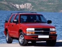 Chevrolet Blazer SUV 5-door (4 generation) AT 4.3 photo, Chevrolet Blazer SUV 5-door (4 generation) AT 4.3 photos, Chevrolet Blazer SUV 5-door (4 generation) AT 4.3 picture, Chevrolet Blazer SUV 5-door (4 generation) AT 4.3 pictures, Chevrolet photos, Chevrolet pictures, image Chevrolet, Chevrolet images