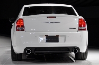 Chrysler 300C SRT8 sedan 4-door (2 generation) 6.1 AT SRT8 (425hp) photo, Chrysler 300C SRT8 sedan 4-door (2 generation) 6.1 AT SRT8 (425hp) photos, Chrysler 300C SRT8 sedan 4-door (2 generation) 6.1 AT SRT8 (425hp) picture, Chrysler 300C SRT8 sedan 4-door (2 generation) 6.1 AT SRT8 (425hp) pictures, Chrysler photos, Chrysler pictures, image Chrysler, Chrysler images