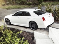 Chrysler 300C SRT8 sedan 4-door (2 generation) 6.1 AT SRT8 (425hp) photo, Chrysler 300C SRT8 sedan 4-door (2 generation) 6.1 AT SRT8 (425hp) photos, Chrysler 300C SRT8 sedan 4-door (2 generation) 6.1 AT SRT8 (425hp) picture, Chrysler 300C SRT8 sedan 4-door (2 generation) 6.1 AT SRT8 (425hp) pictures, Chrysler photos, Chrysler pictures, image Chrysler, Chrysler images