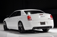 Chrysler 300C SRT8 sedan 4-door (2 generation) 6.1 AT SRT8 (425hp) photo, Chrysler 300C SRT8 sedan 4-door (2 generation) 6.1 AT SRT8 (425hp) photos, Chrysler 300C SRT8 sedan 4-door (2 generation) 6.1 AT SRT8 (425hp) picture, Chrysler 300C SRT8 sedan 4-door (2 generation) 6.1 AT SRT8 (425hp) pictures, Chrysler photos, Chrysler pictures, image Chrysler, Chrysler images