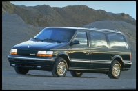 Chrysler Town and Country Minivan (2 generation) AT 3.3 (150 hp) photo, Chrysler Town and Country Minivan (2 generation) AT 3.3 (150 hp) photos, Chrysler Town and Country Minivan (2 generation) AT 3.3 (150 hp) picture, Chrysler Town and Country Minivan (2 generation) AT 3.3 (150 hp) pictures, Chrysler photos, Chrysler pictures, image Chrysler, Chrysler images