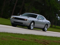 Dodge Challenger Coupe 2-door (3 generation) 3.5 V6 5AT SE (253hp) photo, Dodge Challenger Coupe 2-door (3 generation) 3.5 V6 5AT SE (253hp) photos, Dodge Challenger Coupe 2-door (3 generation) 3.5 V6 5AT SE (253hp) picture, Dodge Challenger Coupe 2-door (3 generation) 3.5 V6 5AT SE (253hp) pictures, Dodge photos, Dodge pictures, image Dodge, Dodge images