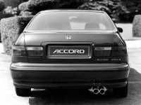 Honda Accord Sedan (5th generation) 2.0 AT (131 HP) photo, Honda Accord Sedan (5th generation) 2.0 AT (131 HP) photos, Honda Accord Sedan (5th generation) 2.0 AT (131 HP) picture, Honda Accord Sedan (5th generation) 2.0 AT (131 HP) pictures, Honda photos, Honda pictures, image Honda, Honda images