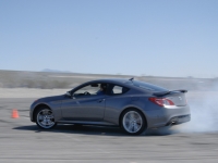 Hyundai Genesis Coupe 2-door (1 generation) 3.8 MT (303 h.p.) photo, Hyundai Genesis Coupe 2-door (1 generation) 3.8 MT (303 h.p.) photos, Hyundai Genesis Coupe 2-door (1 generation) 3.8 MT (303 h.p.) picture, Hyundai Genesis Coupe 2-door (1 generation) 3.8 MT (303 h.p.) pictures, Hyundai photos, Hyundai pictures, image Hyundai, Hyundai images