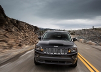 Jeep Compass Crossover (1 generation) AT 2.4 AWD (170hp) Limited photo, Jeep Compass Crossover (1 generation) AT 2.4 AWD (170hp) Limited photos, Jeep Compass Crossover (1 generation) AT 2.4 AWD (170hp) Limited picture, Jeep Compass Crossover (1 generation) AT 2.4 AWD (170hp) Limited pictures, Jeep photos, Jeep pictures, image Jeep, Jeep images