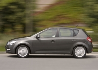 Kia CEE'd Hatchback 5-door. (1 generation) 1.6 AT (126hp) photo, Kia CEE'd Hatchback 5-door. (1 generation) 1.6 AT (126hp) photos, Kia CEE'd Hatchback 5-door. (1 generation) 1.6 AT (126hp) picture, Kia CEE'd Hatchback 5-door. (1 generation) 1.6 AT (126hp) pictures, Kia photos, Kia pictures, image Kia, Kia images