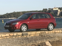 Kia Cerato Hatchback (1 generation) 1.5 CRDi MT (102hp) photo, Kia Cerato Hatchback (1 generation) 1.5 CRDi MT (102hp) photos, Kia Cerato Hatchback (1 generation) 1.5 CRDi MT (102hp) picture, Kia Cerato Hatchback (1 generation) 1.5 CRDi MT (102hp) pictures, Kia photos, Kia pictures, image Kia, Kia images