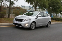 Kia K2 Hatchback (1 generation) 1.4 AT (107 HP) photo, Kia K2 Hatchback (1 generation) 1.4 AT (107 HP) photos, Kia K2 Hatchback (1 generation) 1.4 AT (107 HP) picture, Kia K2 Hatchback (1 generation) 1.4 AT (107 HP) pictures, Kia photos, Kia pictures, image Kia, Kia images