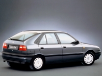 Lancia Delta Hatchback (2 generation) 1.6 MT (75 Hp) photo, Lancia Delta Hatchback (2 generation) 1.6 MT (75 Hp) photos, Lancia Delta Hatchback (2 generation) 1.6 MT (75 Hp) picture, Lancia Delta Hatchback (2 generation) 1.6 MT (75 Hp) pictures, Lancia photos, Lancia pictures, image Lancia, Lancia images