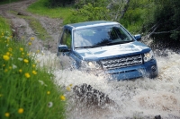 Land Rover Freelander Crossover (2 generation) 2.0 Si4 AT 4WD (240hp) HSE photo, Land Rover Freelander Crossover (2 generation) 2.0 Si4 AT 4WD (240hp) HSE photos, Land Rover Freelander Crossover (2 generation) 2.0 Si4 AT 4WD (240hp) HSE picture, Land Rover Freelander Crossover (2 generation) 2.0 Si4 AT 4WD (240hp) HSE pictures, Land Rover photos, Land Rover pictures, image Land Rover, Land Rover images