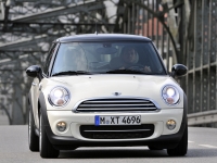 Mini Cooper Hatchback 3-door (2 generation) 1.6 AT (122hp) basic photo, Mini Cooper Hatchback 3-door (2 generation) 1.6 AT (122hp) basic photos, Mini Cooper Hatchback 3-door (2 generation) 1.6 AT (122hp) basic picture, Mini Cooper Hatchback 3-door (2 generation) 1.6 AT (122hp) basic pictures, Mini photos, Mini pictures, image Mini, Mini images