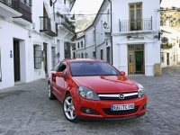 Opel Astra GTC hatchback 3-door (H) 1.3 CDTI Easytronic (90hp) photo, Opel Astra GTC hatchback 3-door (H) 1.3 CDTI Easytronic (90hp) photos, Opel Astra GTC hatchback 3-door (H) 1.3 CDTI Easytronic (90hp) picture, Opel Astra GTC hatchback 3-door (H) 1.3 CDTI Easytronic (90hp) pictures, Opel photos, Opel pictures, image Opel, Opel images