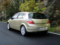 Opel Astra Hatchback 5-door. (H) 1.3 CDTi MT photo, Opel Astra Hatchback 5-door. (H) 1.3 CDTi MT photos, Opel Astra Hatchback 5-door. (H) 1.3 CDTi MT picture, Opel Astra Hatchback 5-door. (H) 1.3 CDTi MT pictures, Opel photos, Opel pictures, image Opel, Opel images