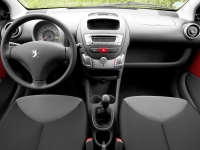 Peugeot 107 Hatchback 3-door (1 generation) 1.0 MT (68 hp) photo, Peugeot 107 Hatchback 3-door (1 generation) 1.0 MT (68 hp) photos, Peugeot 107 Hatchback 3-door (1 generation) 1.0 MT (68 hp) picture, Peugeot 107 Hatchback 3-door (1 generation) 1.0 MT (68 hp) pictures, Peugeot photos, Peugeot pictures, image Peugeot, Peugeot images