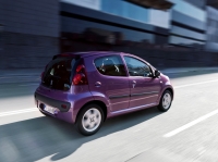 Peugeot 107 Hatchback 5-door. (1 generation) 1.0 MT (68hp) Access (2013) photo, Peugeot 107 Hatchback 5-door. (1 generation) 1.0 MT (68hp) Access (2013) photos, Peugeot 107 Hatchback 5-door. (1 generation) 1.0 MT (68hp) Access (2013) picture, Peugeot 107 Hatchback 5-door. (1 generation) 1.0 MT (68hp) Access (2013) pictures, Peugeot photos, Peugeot pictures, image Peugeot, Peugeot images