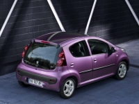 Peugeot 107 Hatchback 5-door. (1 generation) 1.0 MT (68hp) Access (2013) photo, Peugeot 107 Hatchback 5-door. (1 generation) 1.0 MT (68hp) Access (2013) photos, Peugeot 107 Hatchback 5-door. (1 generation) 1.0 MT (68hp) Access (2013) picture, Peugeot 107 Hatchback 5-door. (1 generation) 1.0 MT (68hp) Access (2013) pictures, Peugeot photos, Peugeot pictures, image Peugeot, Peugeot images