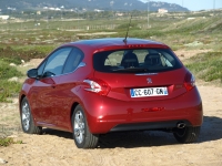 Peugeot 208 Hatchback 3-door (1 generation) 1.2 VTi MT (82hp) Allure photo, Peugeot 208 Hatchback 3-door (1 generation) 1.2 VTi MT (82hp) Allure photos, Peugeot 208 Hatchback 3-door (1 generation) 1.2 VTi MT (82hp) Allure picture, Peugeot 208 Hatchback 3-door (1 generation) 1.2 VTi MT (82hp) Allure pictures, Peugeot photos, Peugeot pictures, image Peugeot, Peugeot images