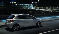 Peugeot 208 Hatchback 3-door (1 generation) 1.2 VTi MT (82hp) Allure photo, Peugeot 208 Hatchback 3-door (1 generation) 1.2 VTi MT (82hp) Allure photos, Peugeot 208 Hatchback 3-door (1 generation) 1.2 VTi MT (82hp) Allure picture, Peugeot 208 Hatchback 3-door (1 generation) 1.2 VTi MT (82hp) Allure pictures, Peugeot photos, Peugeot pictures, image Peugeot, Peugeot images