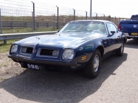 Pontiac Firebird Esprit coupe 2-door (2 generation) 6.6 4MT (190hp) photo, Pontiac Firebird Esprit coupe 2-door (2 generation) 6.6 4MT (190hp) photos, Pontiac Firebird Esprit coupe 2-door (2 generation) 6.6 4MT (190hp) picture, Pontiac Firebird Esprit coupe 2-door (2 generation) 6.6 4MT (190hp) pictures, Pontiac photos, Pontiac pictures, image Pontiac, Pontiac images