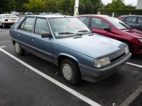 Renault 11 Hatchback 5-door. (2 generation) 1.4 4MT (68hp) photo, Renault 11 Hatchback 5-door. (2 generation) 1.4 4MT (68hp) photos, Renault 11 Hatchback 5-door. (2 generation) 1.4 4MT (68hp) picture, Renault 11 Hatchback 5-door. (2 generation) 1.4 4MT (68hp) pictures, Renault photos, Renault pictures, image Renault, Renault images