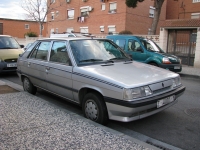 Renault 11 Hatchback 5-door. (2 generation) 1.4 5MT (68hp) photo, Renault 11 Hatchback 5-door. (2 generation) 1.4 5MT (68hp) photos, Renault 11 Hatchback 5-door. (2 generation) 1.4 5MT (68hp) picture, Renault 11 Hatchback 5-door. (2 generation) 1.4 5MT (68hp) pictures, Renault photos, Renault pictures, image Renault, Renault images