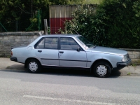 Renault 18 Sedan (1 generation) 1.4 MT (64hp) photo, Renault 18 Sedan (1 generation) 1.4 MT (64hp) photos, Renault 18 Sedan (1 generation) 1.4 MT (64hp) picture, Renault 18 Sedan (1 generation) 1.4 MT (64hp) pictures, Renault photos, Renault pictures, image Renault, Renault images