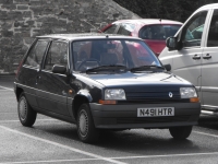 Renault 5 Hatchback 3-door (Supercinq) 1.1 5MT (49hp) photo, Renault 5 Hatchback 3-door (Supercinq) 1.1 5MT (49hp) photos, Renault 5 Hatchback 3-door (Supercinq) 1.1 5MT (49hp) picture, Renault 5 Hatchback 3-door (Supercinq) 1.1 5MT (49hp) pictures, Renault photos, Renault pictures, image Renault, Renault images