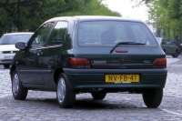 Renault Clio Hatchback 3-door (1 generation) 1.4 AT (80 HP) photo, Renault Clio Hatchback 3-door (1 generation) 1.4 AT (80 HP) photos, Renault Clio Hatchback 3-door (1 generation) 1.4 AT (80 HP) picture, Renault Clio Hatchback 3-door (1 generation) 1.4 AT (80 HP) pictures, Renault photos, Renault pictures, image Renault, Renault images