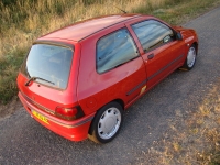 Renault Clio Hatchback 3-door (1 generation) 1.8 MT (110 HP) photo, Renault Clio Hatchback 3-door (1 generation) 1.8 MT (110 HP) photos, Renault Clio Hatchback 3-door (1 generation) 1.8 MT (110 HP) picture, Renault Clio Hatchback 3-door (1 generation) 1.8 MT (110 HP) pictures, Renault photos, Renault pictures, image Renault, Renault images