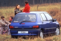 Renault Clio Hatchback 5-door. (1 generation) 1.4 MT (80 HP) photo, Renault Clio Hatchback 5-door. (1 generation) 1.4 MT (80 HP) photos, Renault Clio Hatchback 5-door. (1 generation) 1.4 MT (80 HP) picture, Renault Clio Hatchback 5-door. (1 generation) 1.4 MT (80 HP) pictures, Renault photos, Renault pictures, image Renault, Renault images