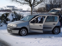 Renault Clio Hatchback 5-door. (2 generation) 1.4 AT (75hp) photo, Renault Clio Hatchback 5-door. (2 generation) 1.4 AT (75hp) photos, Renault Clio Hatchback 5-door. (2 generation) 1.4 AT (75hp) picture, Renault Clio Hatchback 5-door. (2 generation) 1.4 AT (75hp) pictures, Renault photos, Renault pictures, image Renault, Renault images