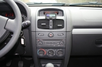 Renault Clio Hatchback (Campus) AT 1.2 (75hp) photo, Renault Clio Hatchback (Campus) AT 1.2 (75hp) photos, Renault Clio Hatchback (Campus) AT 1.2 (75hp) picture, Renault Clio Hatchback (Campus) AT 1.2 (75hp) pictures, Renault photos, Renault pictures, image Renault, Renault images