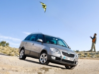 Skoda Fabia Combi Scout universal 5-door (5J) 1.9 TDI DPF MT (105 HP) photo, Skoda Fabia Combi Scout universal 5-door (5J) 1.9 TDI DPF MT (105 HP) photos, Skoda Fabia Combi Scout universal 5-door (5J) 1.9 TDI DPF MT (105 HP) picture, Skoda Fabia Combi Scout universal 5-door (5J) 1.9 TDI DPF MT (105 HP) pictures, Skoda photos, Skoda pictures, image Skoda, Skoda images