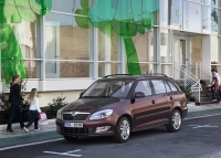 Skoda Fabia Combi wagon 5-door (5J) 1.2 TSI MT Green tec (86 HP) photo, Skoda Fabia Combi wagon 5-door (5J) 1.2 TSI MT Green tec (86 HP) photos, Skoda Fabia Combi wagon 5-door (5J) 1.2 TSI MT Green tec (86 HP) picture, Skoda Fabia Combi wagon 5-door (5J) 1.2 TSI MT Green tec (86 HP) pictures, Skoda photos, Skoda pictures, image Skoda, Skoda images