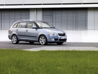 Skoda Fabia station Wagon 5-door (5J) 1.2 MT (60 HP) photo, Skoda Fabia station Wagon 5-door (5J) 1.2 MT (60 HP) photos, Skoda Fabia station Wagon 5-door (5J) 1.2 MT (60 HP) picture, Skoda Fabia station Wagon 5-door (5J) 1.2 MT (60 HP) pictures, Skoda photos, Skoda pictures, image Skoda, Skoda images