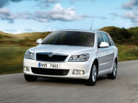 Skoda Octavia Combi wagon 5-door (2 generation) 1.2 TSI DSG (105 HP) photo, Skoda Octavia Combi wagon 5-door (2 generation) 1.2 TSI DSG (105 HP) photos, Skoda Octavia Combi wagon 5-door (2 generation) 1.2 TSI DSG (105 HP) picture, Skoda Octavia Combi wagon 5-door (2 generation) 1.2 TSI DSG (105 HP) pictures, Skoda photos, Skoda pictures, image Skoda, Skoda images