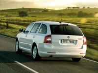 Skoda Octavia Combi wagon 5-door (2 generation) 1.2 TSI DSG (105 HP) photo, Skoda Octavia Combi wagon 5-door (2 generation) 1.2 TSI DSG (105 HP) photos, Skoda Octavia Combi wagon 5-door (2 generation) 1.2 TSI DSG (105 HP) picture, Skoda Octavia Combi wagon 5-door (2 generation) 1.2 TSI DSG (105 HP) pictures, Skoda photos, Skoda pictures, image Skoda, Skoda images