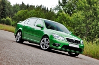 Skoda Octavia RS liftback 5-door (2 generation) 2.0 TDI MT photo, Skoda Octavia RS liftback 5-door (2 generation) 2.0 TDI MT photos, Skoda Octavia RS liftback 5-door (2 generation) 2.0 TDI MT picture, Skoda Octavia RS liftback 5-door (2 generation) 2.0 TDI MT pictures, Skoda photos, Skoda pictures, image Skoda, Skoda images