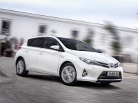 Toyota Auris Hybrid hatchback (2 generation) 1.8 CVT (136 HP) photo, Toyota Auris Hybrid hatchback (2 generation) 1.8 CVT (136 HP) photos, Toyota Auris Hybrid hatchback (2 generation) 1.8 CVT (136 HP) picture, Toyota Auris Hybrid hatchback (2 generation) 1.8 CVT (136 HP) pictures, Toyota photos, Toyota pictures, image Toyota, Toyota images