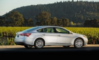 Toyota Avalon Hybrid sedan (XX40) 2.5 CVT (203 HP) photo, Toyota Avalon Hybrid sedan (XX40) 2.5 CVT (203 HP) photos, Toyota Avalon Hybrid sedan (XX40) 2.5 CVT (203 HP) picture, Toyota Avalon Hybrid sedan (XX40) 2.5 CVT (203 HP) pictures, Toyota photos, Toyota pictures, image Toyota, Toyota images