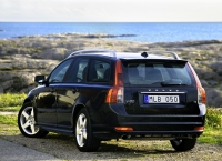 Volvo V50 Wagon (1 generation) 1.6 TD MT (110 hp) photo, Volvo V50 Wagon (1 generation) 1.6 TD MT (110 hp) photos, Volvo V50 Wagon (1 generation) 1.6 TD MT (110 hp) picture, Volvo V50 Wagon (1 generation) 1.6 TD MT (110 hp) pictures, Volvo photos, Volvo pictures, image Volvo, Volvo images