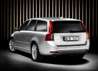 Volvo V50 Wagon (1 generation) 1.6 TD MT (110 hp) photo, Volvo V50 Wagon (1 generation) 1.6 TD MT (110 hp) photos, Volvo V50 Wagon (1 generation) 1.6 TD MT (110 hp) picture, Volvo V50 Wagon (1 generation) 1.6 TD MT (110 hp) pictures, Volvo photos, Volvo pictures, image Volvo, Volvo images